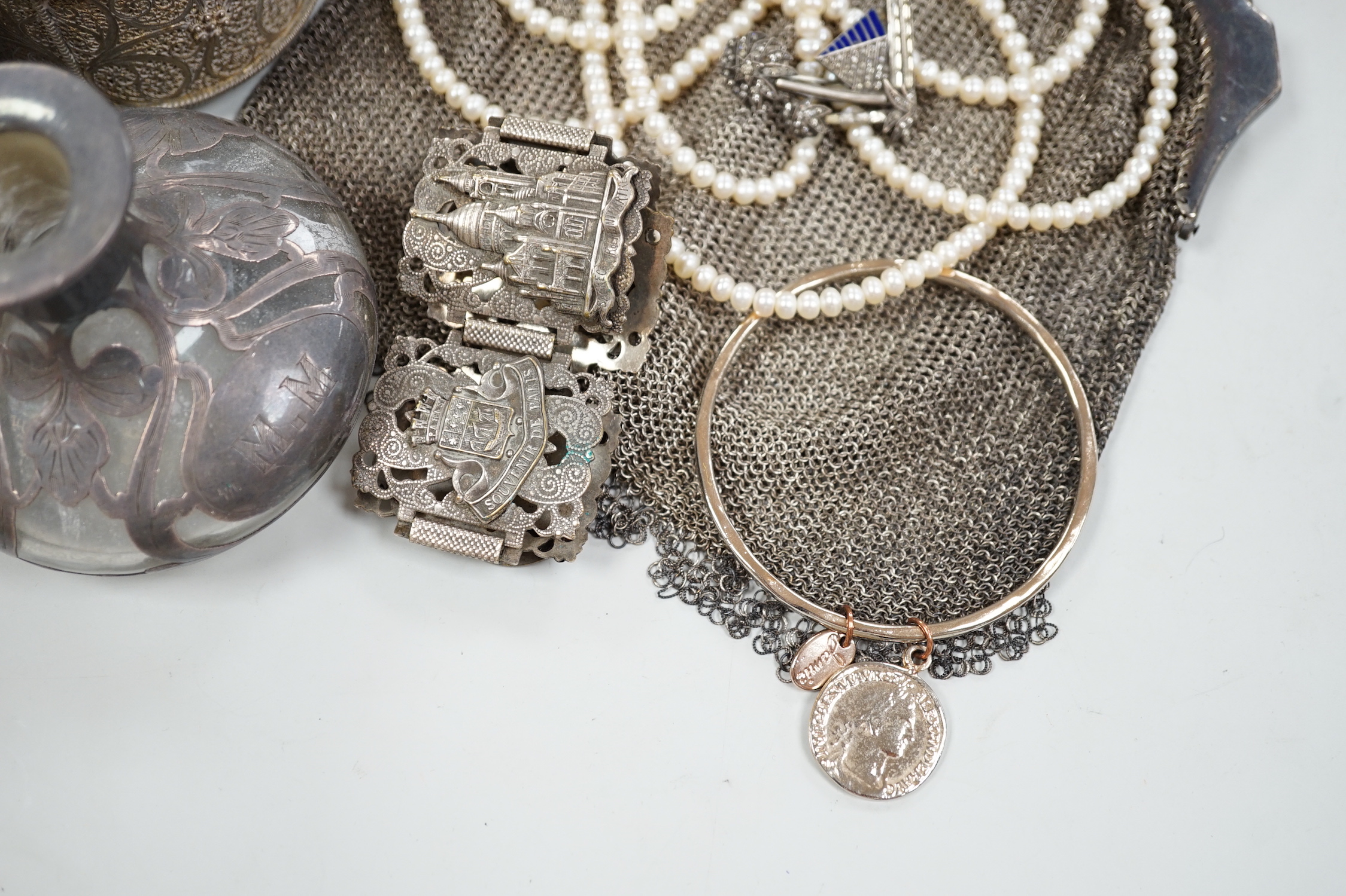 Sundry jewellery and other items including shell set bracelet and necklace, silver evening bag, jewellery boxes, yellow metal and gem set ring, etc.